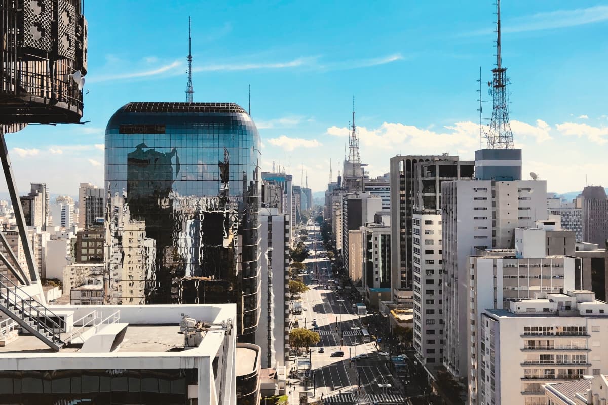 SDR apresentando em evento